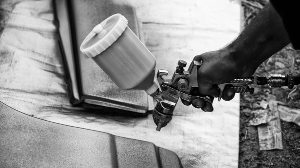 Rénover votre garage : Conseils pour peindre le sol