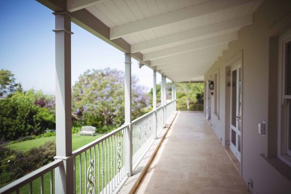 Les avanatges d'un garde-corps en verre sur mesure