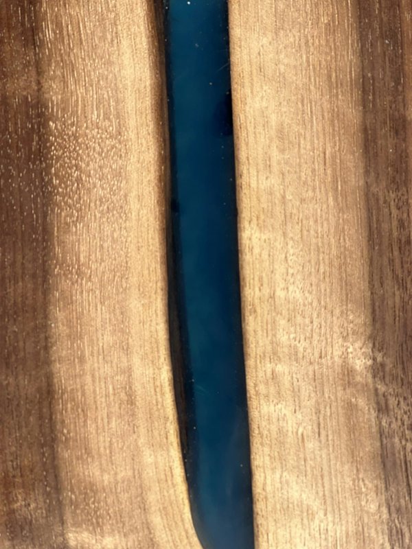 Moderniser ses pièces principales avec une table bois époxy