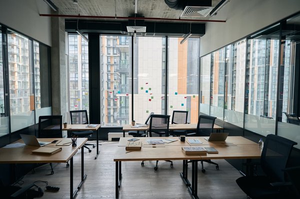 Mobilier de bureau : quels sont les bureaux fonctionnels dont vous avez besoin ?